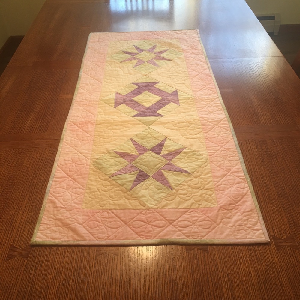 Dining table runner. - Picture 2 of 5